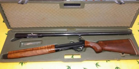 Buenos días, vendo Escopeta benelli sl 121 semiautomática en impecable estado, con su maletín original 11
