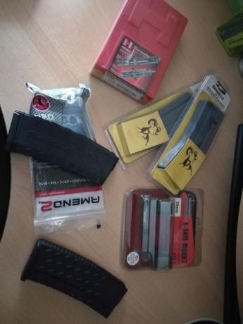 Buenas tardes

Vendo lote de cargadores AR15, material de recarga ,etc para Ar15 en calibre 222

Os indico 02