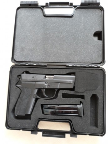 Vendo esta magnifica pistola. Esta nueva y funciona de maravilla.
 Es la que lleva de dotación la policía 02