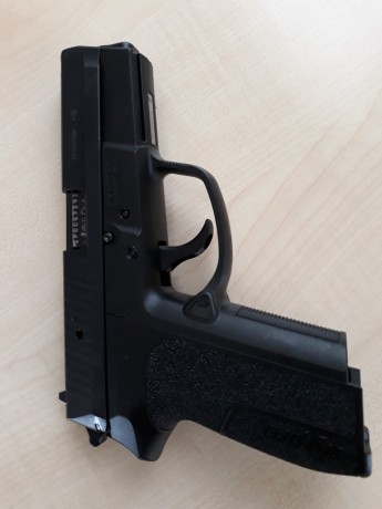 Vendo esta magnifica pistola. Esta nueva y funciona de maravilla.
 Es la que lleva de dotación la policía 00