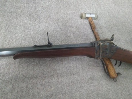 Vendo un rifle sharps de competicion, calibre 45/70, cañon octogonal pesado de 86cm (34"), es de 00