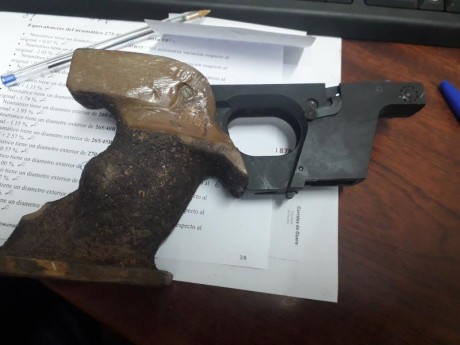 Hola,como he dicho, vendo el armazón y la cacha de una GSP. Tiene sis años pero esta bastante bien, pido 01