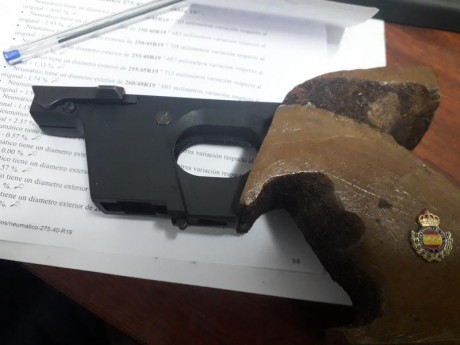 Hola,como he dicho, vendo el armazón y la cacha de una GSP. Tiene sis años pero esta bastante bien, pido 10