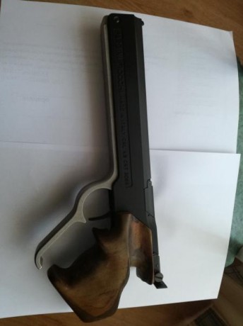 Ha llegado a mis manos una pistola de aire pre-comprimido marca Fiocci-Pardini que debe de tener unos 00