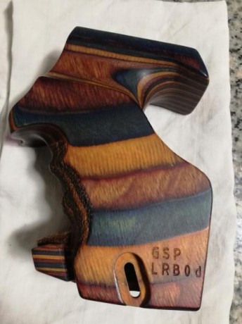 Vendo cacha RINK prácticamente nueva. Lo que veis en el talón es un fieltro que le puse porque la compré 01