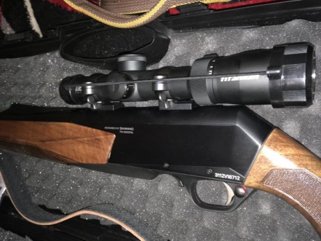 Si se quiere por partes:
Rifle solo, 1050€.
Visor solo, 600€.
Bases y Anillas, 120€.
Funda de piel y correa, 02