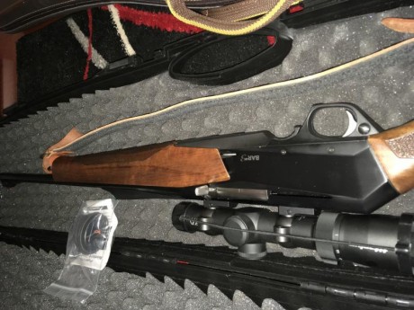 Si se quiere por partes:
Rifle solo, 1050€.
Visor solo, 600€.
Bases y Anillas, 120€.
Funda de piel y correa, 01