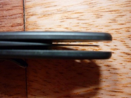 Kershaw Leek.

Excelente bolsillera, diseño de Ken Onion, acero 14C28N, 10 cm cerrada y 18 cm abierta, 10