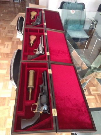 Hola Compañeros: 

 He intentado juntar dos aficiones, el tiro y la ebanistería no se si lo habré conseguido.

 10