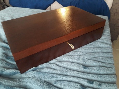 Hola Compañeros: 

 He intentado juntar dos aficiones, el tiro y la ebanistería no se si lo habré conseguido.

 42