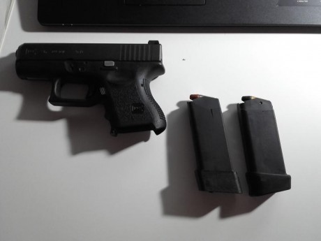 Saludos compañeros,

Pongo a la venta (o cambio) muy a mi pesar, esta preciosa Glock 26. Ya que he adquirido 150