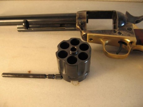   VENDO REVOLVER AVANCARGA, MARCA UBERTI, MODELO CATTLEMAN, CALIBRE 44, CAÑON 7 1/2 PULGAS  

Vendo revolver 21