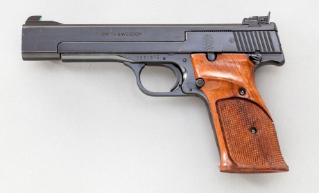 .

Hola Foreros!

Quiero haceros partícipe de las sensaciones que me ha transmitido este arma que he comprado 80