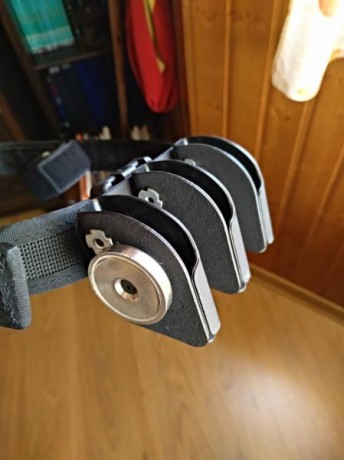 VENDO   Porta Cargador triple con iman monohilera  para cargadores monohilera tipo 1911  40€
https://www.topgun.es/ipsc/portacargador-triple-c-iman-monohilera 00