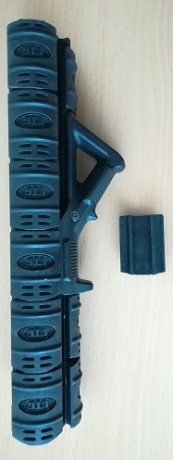 Buenas noches. 

He vendido un rifle CETME C y me quedan sin vender dos accesorios para el mismo (que 20