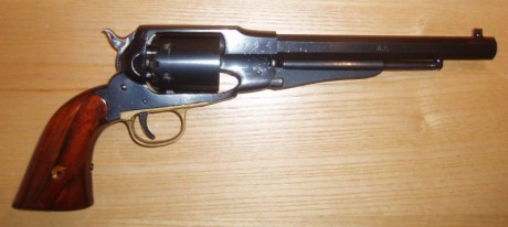 Por dejar la afición vendo un revolver UBERTI Remington del 44.
Se lo compré a un forero hace un par de 00