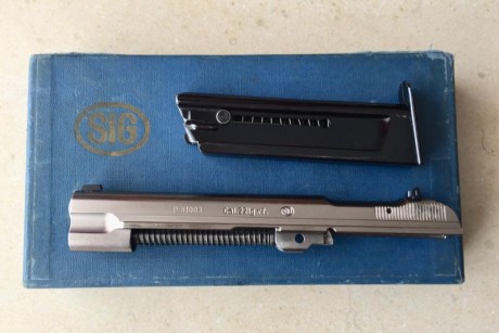 Se ofrece un magnifico kit 22Lr de la marga SIG para la Pistola SIG P210. original, cos dos cargadores, 00
