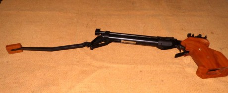 Hola, Vendo pistola marca Baikal (Rusa) calibre 4.5 (Actúa por palanca y bombín) En perfecto estado, muy 01