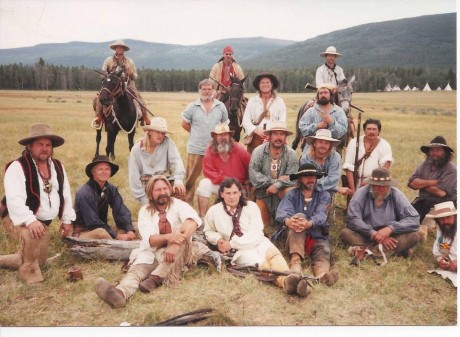  Amigos, viendo que hay interés general en la práctica de la caza con armas de avancarga, abrimos este 72