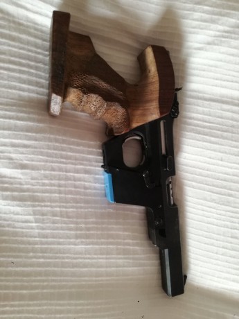 Buenas, un compañero del club vende su Walther GSP del 22LR.

El arma está en buen estado, tiene su uso 00