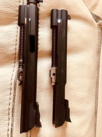 Se ofrece un magnifico kit 22Lr de la marga SIG para la Pistola SIG P210. original, cos dos cargadores, 152