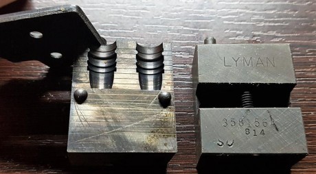  Vendo tres moldes: 

 RCBS 09_124_CN.jpg RCBS 09-124-CN: 9mm de 124gr punta cónica. muy buen estado: 02