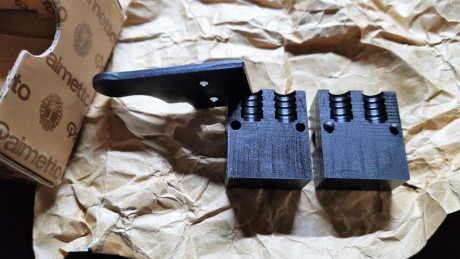  Vendo tres moldes: 

 RCBS 09_124_CN.jpg RCBS 09-124-CN: 9mm de 124gr punta cónica. muy buen estado: 01