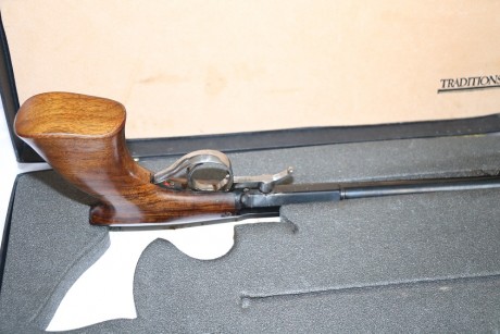 -Vendo Underhammer de ARDESA, calibre 40, con muy poco uso
-Magnifica precisión
-Precio 490 €, con portes 00