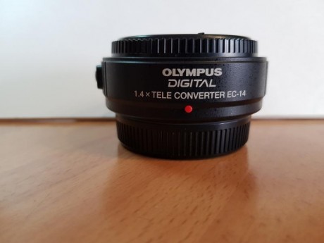 Hola a todos, vendo material de fotografía Olympus. Algunos objetivos sin haber sido usados, en perfectas 10