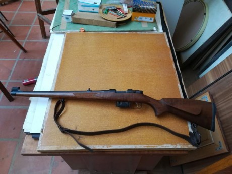 Rifle  apenas sin uso (No soy cazador). Es muy bonito y preciso. Me costo 970€ y no tiene ni 200 tiros.

680€ 02