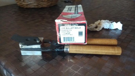 Hola. vendo turquesa (está usada pero en buen estado) lee para calibre 32. Es para puntas wadcuter 314 01