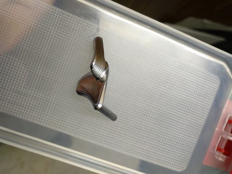 seguro de aleta sobre dimensionada para pistolas 1911  40€+portes
Toledo-Madrid

https://www.topgun.es/repuestos-armas/seguro-sencillo-stell 01