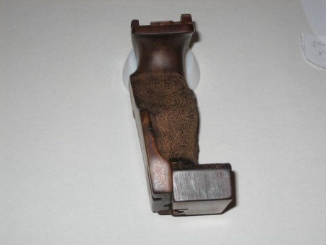 Vendo empuñadura Rink talla M,  en perfecto estado, para Steyr LP-50, no válida para la LP-10. Precio 00