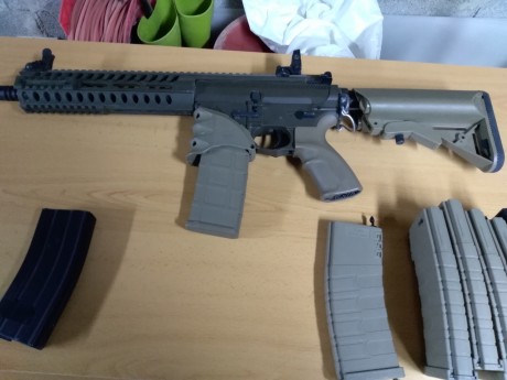 Vendo carabina MP4 de Airsoft,fabricada por Lonex, la BO Dynamics LT595 CQB esta manufacturada con los 02