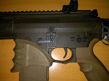 Vendo carabina MP4 de Airsoft,fabricada por Lonex, la BO Dynamics LT595 CQB esta manufacturada con los 01