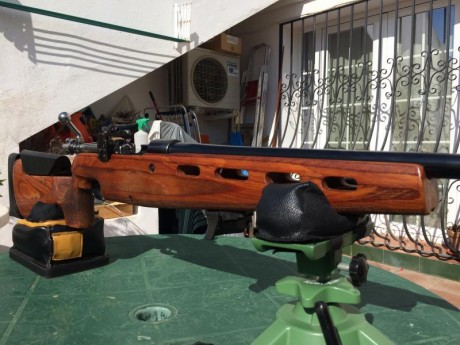 Vendo precioso rifle calibre 6,5x55 sueco:
Cañon grueso Schultz & Lanser, Culata Sauer y acción Mauser 12