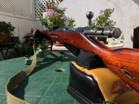 Precioso rifle Mosin Nagant, calibre 7,62x54R, estupendo estado y madera restaurada con barniz alemán 02