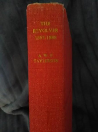 Hola compañeros. vendo tres libros, ya descatalogados:

1- Libro "EL TIRO CON ARMAS DE AVANCARGA 22