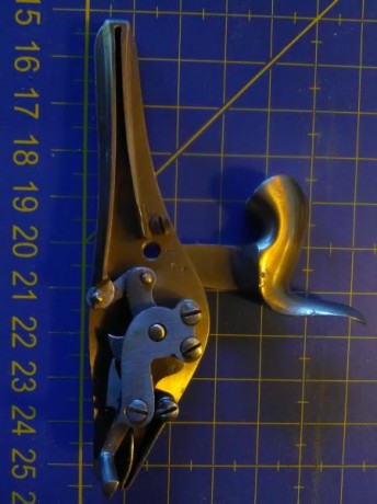 buenas compañeros. 

Vendo la llave y disparador completos de una pistola PEDERSOLI MANG IN GRAZ, comprados 01