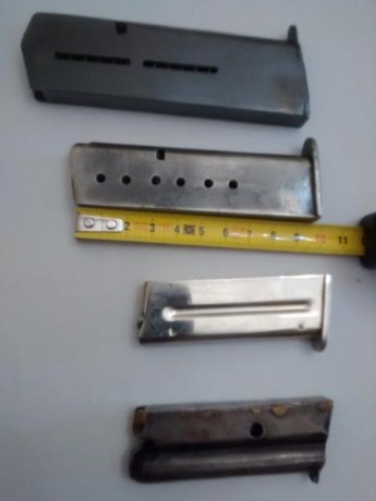 Vendo los siguientes cargadores y no se de pistolas son, vistos de arriba a abajo:

-Cargador 9 largo 02