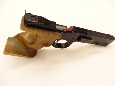 Pistola FAS calibre 22 , modelo 602 , con cacha anatómica . Precio 180€ 02