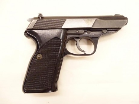 Pistola Walther modelo P-5 en calibre 9mmPb , documentada con licencia F . Precio 250 02