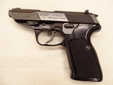 Pistola Walther modelo P-5 en calibre 9mmPb , documentada con licencia F . Precio 250 01