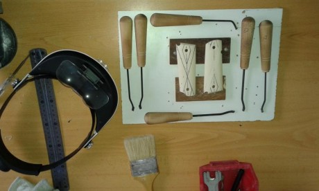 Hola compañeros, tengo intención de meterle mano a la culata de mi rifle y acabarla al aceite...
 Quiero 01