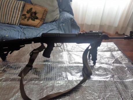 Hola, muy buenos dias.
Se trata del VZ58 checo  .222 Rem
El precio es de 800 euros
El envio y demas gastos 02