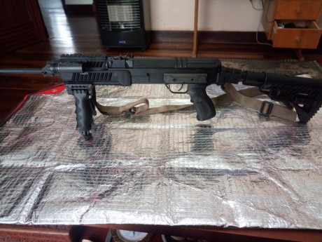 Hola, muy buenos dias.
Se trata del VZ58 checo  .222 Rem
El precio es de 800 euros
El envio y demas gastos 01