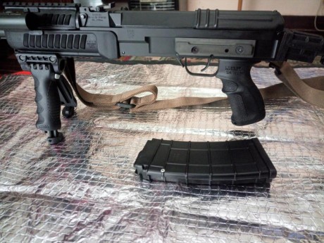 Hola, muy buenos dias.
Se trata del VZ58 checo  .222 Rem
El precio es de 800 euros
El envio y demas gastos 00