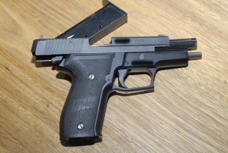Hola A todos, bueno vendo mi querida sig sauer P226 porque no me han renovado la licencia F, me faltó 01
