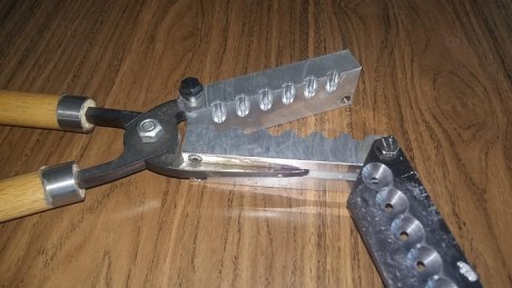 Fabricada por mihec. Ha hecho solo 1000 puntas. Va fabulosa. Marca 135gr pero da 140. Base plana. Sin 02