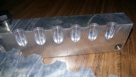 Fabricada por mihec. Ha hecho solo 1000 puntas. Va fabulosa. Marca 135gr pero da 140. Base plana. Sin 01